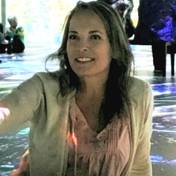 Meet your Posher, Tina - Picture 1 of 1